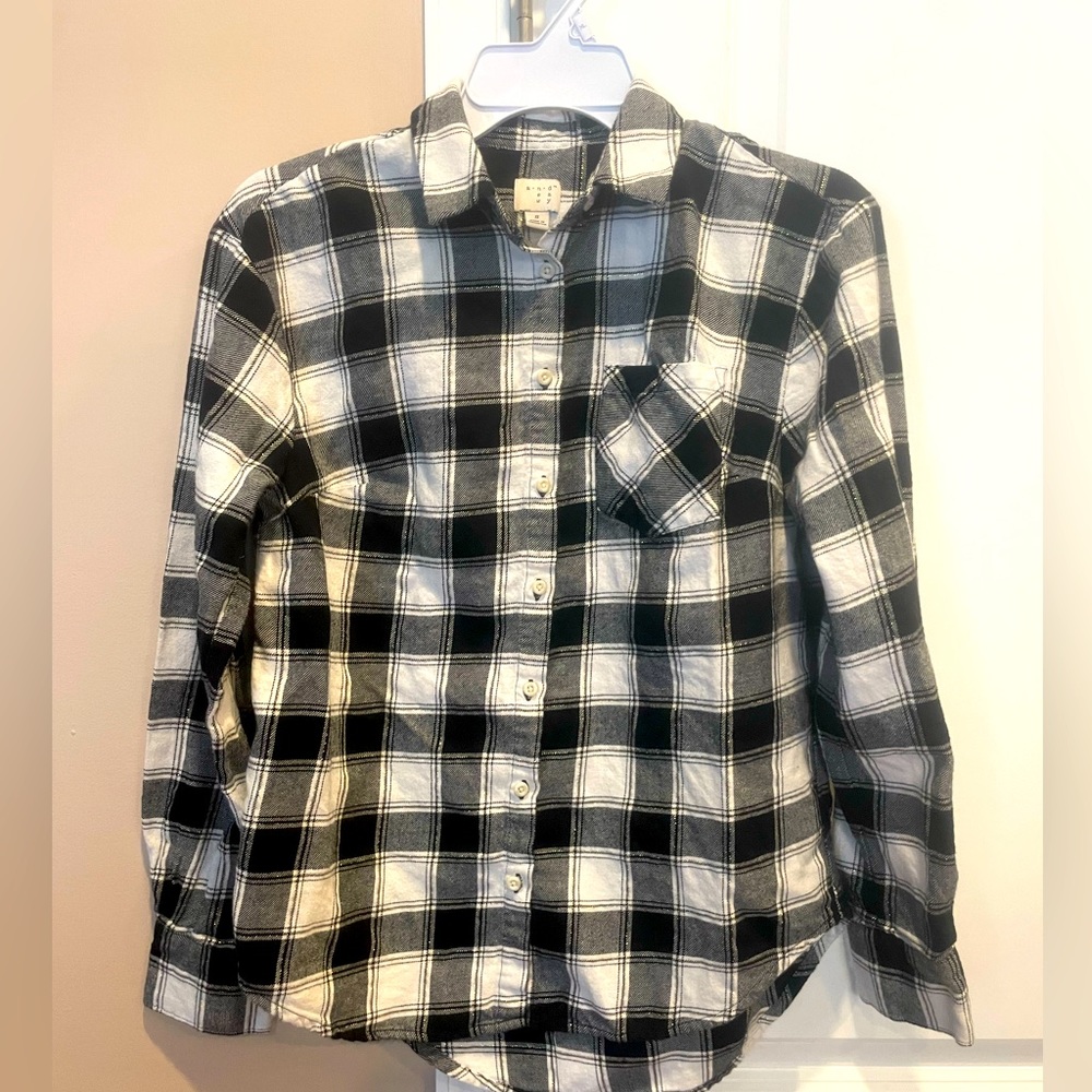 A New Day black and white button down flannel with gold trim small